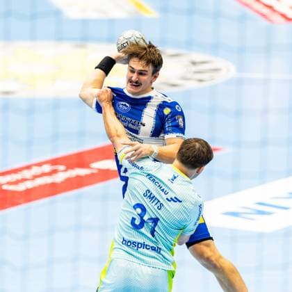 05.10.2025, GER, Handball, Maenner, Saison 25 26, Daikin 1.Bl, 7.Spieltag ThSV Eisenach - VfL Gummersbach Kay Smits (VfL Gummerbach), Felix Aellen (ThSV Eisenach,22) 99817 Eisenach Werner-Assmann-Halle Am Sportp Thueringen Deutschland