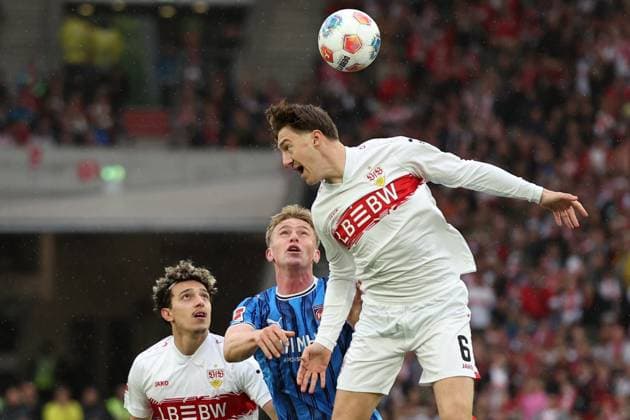 05.10.2025, xrekx, Fussball 1.Bundesliga, VfB Stuttgart - 1.FC Heidenheim v.l. Ameen Al-Dakhil (VfB Stuttgart) Mikkel Kaufmann (1.FC Heidenheim 1846) Angelo Stiller (VfB Stuttgart) (DFL DFB REGULATIONS PROHIBIT ANY USE OF PHOTOGRAPHS as IMAGE SEQUENCES and or QUASI-VIDEO) Stuttgart