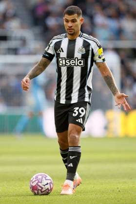 Newcastle United v Nottingham Forest - Premier League Bruno Guimaraes of Newcastle United on the ball during the Premier League match between Newcastle United and Nottingham Forest at St James Park on October 5, 2025 in Newcastle upon Tyne, England. Newcastle upon Tyne St. James Park England United Kingdom Copyright: xRichardxSellers Sportsphoto APLx 14137401