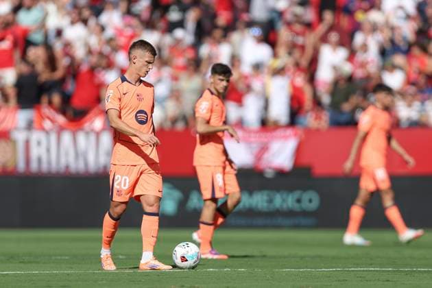 ESP: Sevilla FC - FC Barcelona, Barca La Liga EA Sports. Date 8 Dani Olmo of FC Barcelona during the La Liga EA Sports match between Sevilla FC and FC Barcelona played at Ramon Sanchez Pizjuan Stadium on October 5, 2025 in Sevilla, Spain. kpng Copyright: xAntonioxPozox xPRESSINx AP_251005_SEV_BAR_2525_1777