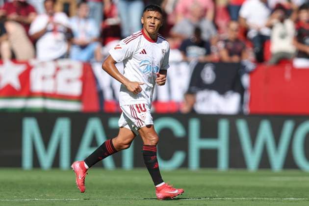 ESP: Sevilla FC - FC Barcelona, Barca La Liga EA Sports. Date 8 Alexis Sanchez of Sevilla FC during the La Liga EA Sports match between Sevilla FC and FC Barcelona played at Ramon Sanchez Pizjuan Stadium on October 5, 2025 in Sevilla, Spain. kpng Copyright: xAntonioxPozox xPRESSINx AP_251005_SEV_BAR_2525_1779
