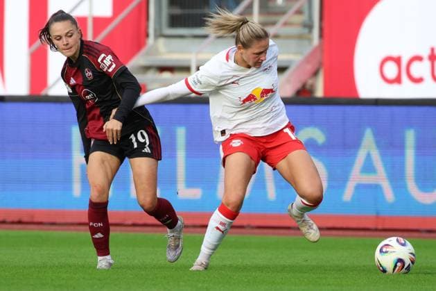 05.10.2025 - Fussball - Saison 2025 2026 - 1. Google Pixel Frauen Bundesliga - 05. Spieltag: 1. FC Nürnberg FCN ( Club Clubfrauen ) - RB Leipzig - Sportfoto Zink DCDE - xdcxdex - Sanja Homann ( 19, 1. FC Nürnberg FCN ), Marleen Schimmer (14, RB Leipzig )