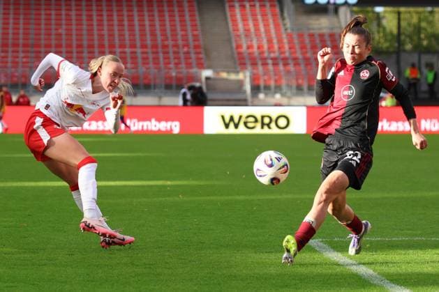05.10.2025 - Fussball - Saison 2025 2026 - 1. Google Pixel Frauen Bundesliga - 05. Spieltag: 1. FC Nürnberg FCN ( Club Clubfrauen ) - RB Leipzig - Sportfoto Zink DCDE - xdcxdex - Marleen Schimmer (14, RB Leipzig ), Julia Pollak ( 22, 1. FC Nürnberg FCN )