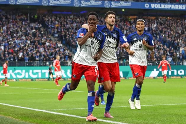 05.10.2025, xtgx, Fussball 1. Bundesliga, Hamburger SV - 1. FSV Mainz 05 emspor, v.l. Albert Sambi Lokonga (HSV, 6) Jubel, Torjubel, jubelt ueber das Tor, celebrate the goal, celebration (DFL DFB REGULATIONS PROHIBIT ANY USE OF PHOTOGRAPHS as IMAGE SEQUENCES and or QUASI-VIDEO) Hamburg