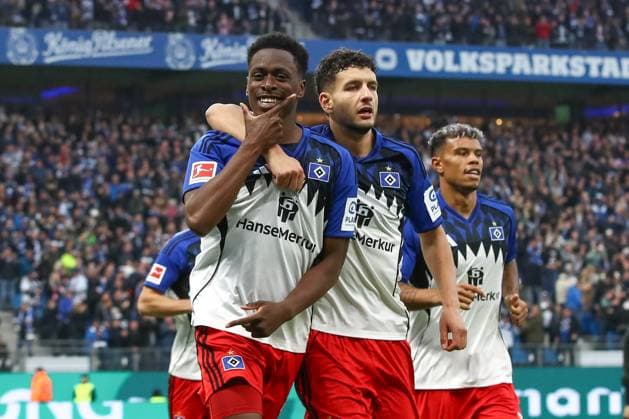 05.10.2025, xtgx, Fussball 1. Bundesliga, Hamburger SV - 1. FSV Mainz 05 emspor, v.l. Albert Sambi Lokonga (HSV, 6) Jubel, Torjubel, jubelt ueber das Tor, celebrate the goal, celebration (DFL DFB REGULATIONS PROHIBIT ANY USE OF PHOTOGRAPHS as IMAGE SEQUENCES and or QUASI-VIDEO) Hamburg