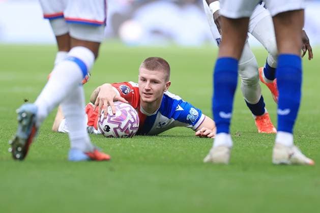 Football - Premier League - Everton v Crystal Palace 5th October 2025 - Premier League - Everton v Crystal Palace - Adam Wharton of Crystal Palace grabs the ball on the floor - Photo: Simon Stacpoole Offside. Liverpool UK Copyright: xSimonxStacpoolexOffside