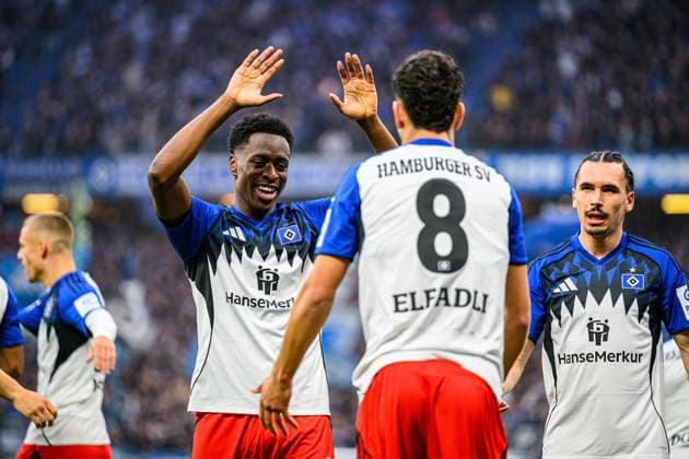 Fußball I Herren I Saison 2025-2026 I Bundesliga I 6. Spieltag I Hamburger SV - 1. FSV Mainz 05 I 05.10.2025 Albert Sambi Lokonga (6, Hamburger SV), Daniel Elfadli (8, Hamburger SV) Hamburg Volksparkstadion Hamburg Deutschland Copyright: xLobecax xHenningxRohlfsx