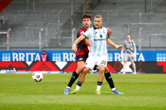 05.10.2025, xavx, Fussball 3.Liga, SV Wehen Wiesbaden - TSV 1860 München v.l. David Suarez (SV Wehen Wiesbaden), Sigurd Haugen (TSV 1860 Muenchen) (DFL DFB REGULATIONS PROHIBIT ANY USE OF PHOTOGRAPHS as IMAGE SEQUENCES and or QUASI-VIDEO) Wiesbaden