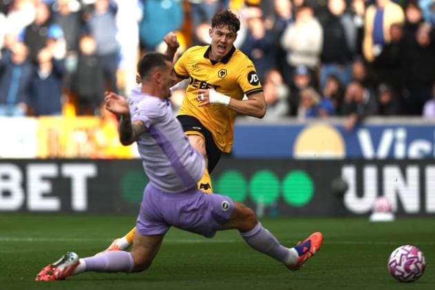 Wolverhampton Wanderers v Brighton & Hove Albion 05 October 2025 Wolverhampton - Premier League football - Wolverhampton Wanderers v Brighton & Hove Albion - Jorgen Strand Larsen of Wolverhampton Wanderers sees his shot saved - (Photo by Mark Leech). Wolverhampton UK Copyright: xMarkxLeechxOffside