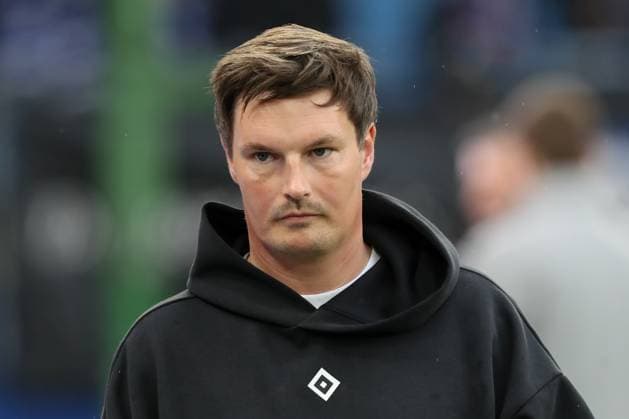 05.10.2025, xtgx, Fussball 1. Bundesliga, Hamburger SV - 1. FSV Mainz 05 emspor, v.l. Merlin Polzin (HSV, Trainer) Portrait, Portraet, Einzelbild (DFL DFB REGULATIONS PROHIBIT ANY USE OF PHOTOGRAPHS as IMAGE SEQUENCES and or QUASI-VIDEO) Hamburg