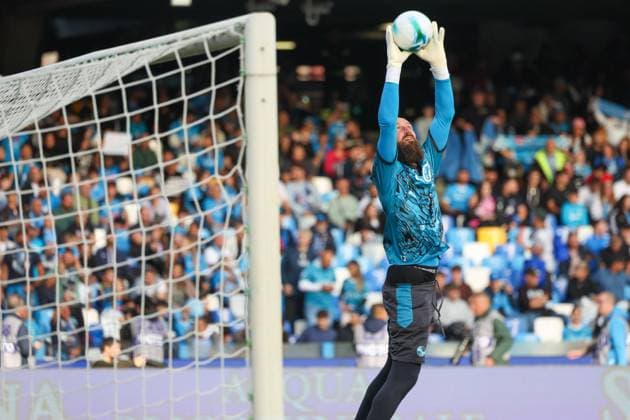October 5, 2025, Napoli, Campania, ITALIA: Vanja Milikovic-Savic of SSC Napoli During the 2025 26 Italian Serie A football match between SSC Napoli and Genoa on October 5, 2025, at the Diego Armando Maradona Stadium in Naples...Pictured: Napoli ITALIA - ZUMAs236 20251005_aap_s236_006 Copyright: xFabioxSassox