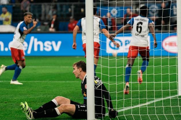 Deutschland, Fußball, 1. Bundesliga 2025 26, 6. Spieltag - HSV gegen 1. FSV Mainz - Volksparkstadion Hamburg: Lasse Rieß (Mainz, 1) nach dem 1:0 für den HSV Copyright: xJamesxZabelx