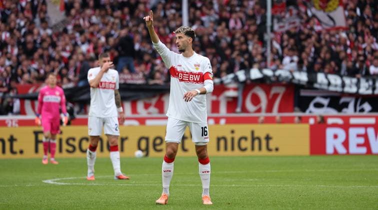 Stuttgart , Bundesliga Fußball VfB Stuttgart vs. 1.FC Heidenheim, Atakan Karazor (VfB) Gemäß den Vorgaben der DFL Deutschen Fußball Liga ist es untersagt, in dem Stadion und oder vom Spiel angefertigte Fotoaufnahmen in Form von Sequenzbildern und oder videoähnlichen Fotostrecken zu verwerten bzw. verwerten zu lassen.