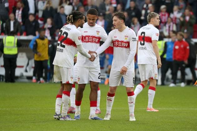 05.10.25 VfB Stuttgart - 1. FC Heidenheim Deutschland, Stuttgart, 05.10.2025, Fussball, Bundesliga, VfB Stuttgart - 1. FC Heidenheim: von links Lorenz Assignon, Nikolas Nartey, Angelo Stiller, alle VfB.