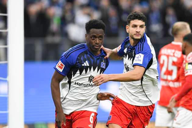 GER; 1. FBL,, Hamburger SV vs 1.FSV Mainz 05 05.10.2025, Volksparkstadion, Hamburg, GER; 1. FBL, Hamburger SV vs 1.FSV Mainz 05 im Bild Albert Sambi Sambi Lokonga (Hamburg 06) schiesst das Tor zum 1-0 fuer den HSV und jubelt mit Daniel Elfadli (Hamburg 08)
