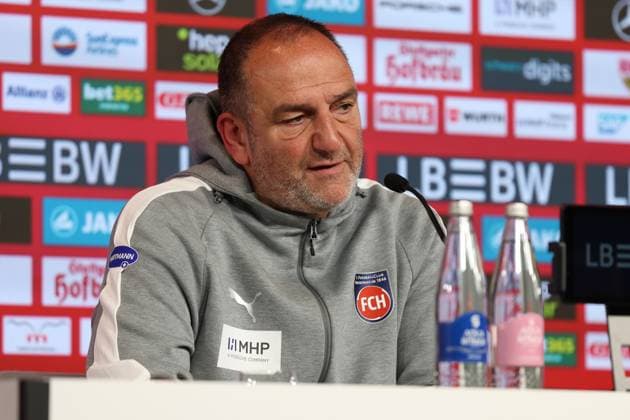 05.10.2025, xrekx, Fussball 1.Bundesliga, VfB Stuttgart - 1.FC Heidenheim v.l. Pressekonferenz Frank Schmidt Trainer (1.FC Heidenheim 1846) (DFL DFB REGULATIONS PROHIBIT ANY USE OF PHOTOGRAPHS as IMAGE SEQUENCES and or QUASI-VIDEO) Stuttgart