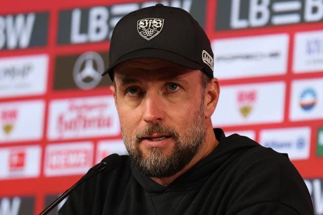 05.10.2025, xrekx, Fussball 1.Bundesliga, VfB Stuttgart - 1.FC Heidenheim v.l. Pressekonferenz Sebastian Hoeneß Trainer (VfB Stuttgart) (DFL DFB REGULATIONS PROHIBIT ANY USE OF PHOTOGRAPHS as IMAGE SEQUENCES and or QUASI-VIDEO) Stuttgart