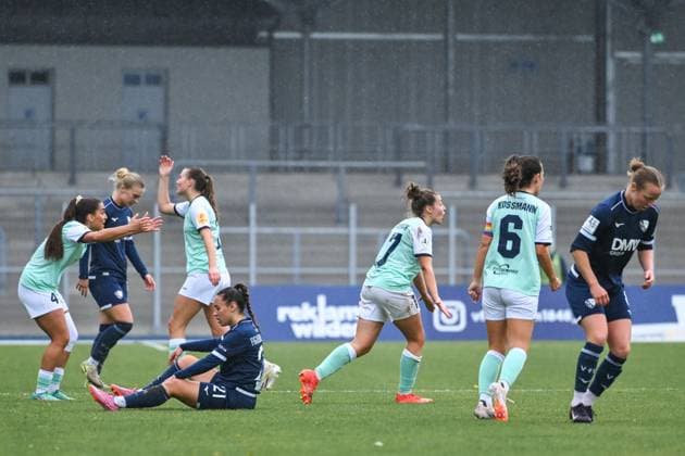 05.10.2025, Fußball, 2. Frauen-Bundesliga, 2025 2026, 6. Spieltag, VfL Bochum 1848 - SG 99 Andernach Unverständnis bei Andernachs Spielerinnen nach dem Pfiff der Unparteiischen.