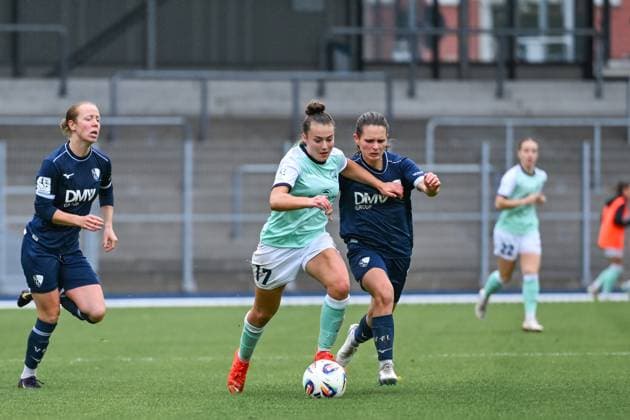 05.10.2025, Fußball, 2. Frauen-Bundesliga, 2025 2026, 6. Spieltag, VfL Bochum 1848 - SG 99 Andernach Leonie Wäschenbach (17 Andernach) und Emely Joester (16 Bochum) im Kampf um den Ball.