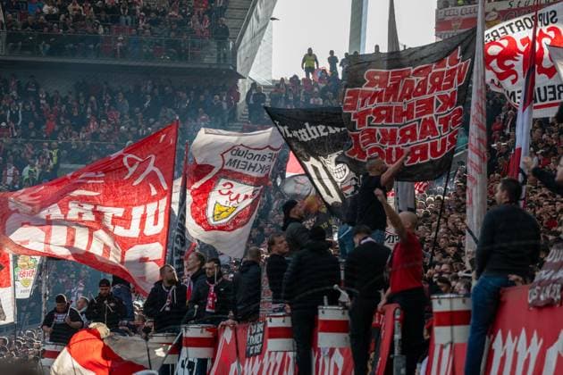 VfB Stuttgart Fans, Ultras, Stimmung, Fahnen. GER, VfB Stuttgart vs. 1. FC Heidenheim, Fussball, Herren, 1. Bundesliga, 6. Spieltag, Spielzeit 2025 2026, 05.10.2025, DFL DFB REGULATIONS PROHIBIT ANY USE OF PHOTOGRAPHS AS IMAGE SEQUENCES AND OR QUASI-VIDEO, GER, VfB Stuttgart vs. 1. FC Heidenheim, Fussball, Herren, 1. Bundesliga, 6. Spieltag, Spielzeit 2025 2026, 05.10.2025 Stuttgart Copyright: xEibner-Pressefoto WolfgangxFrankx EP_WFK