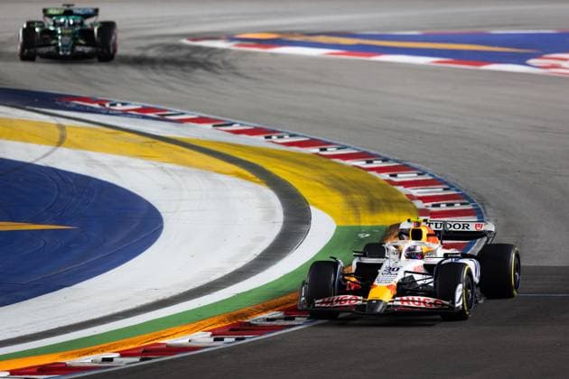 F1 - SINGAPORE GRAND PRIX 2025 30 LAWSON Liam (nzl), Visa Cash App RB F1 Team VCARB02, action during the 2025 Formula 1 Singapore Grand Prix, 18th round of the 2025 FIA Formula One World Championship, WM, Weltmeisterschaft from October 3 to 5, 2025 on the Marina Bay Street Circuit, in Singapore - SingaporeSingapore  Copyright: xDPPIx