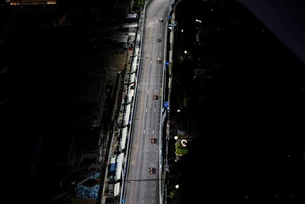 F1 - SINGAPORE GRAND PRIX 2025 01 VERSTAPPEN Max (nld), Red Bull Racing RB21, action 04 NORRIS Lando (gbr), McLaren F1 Team MCL39, action 81 PIASTRI Oscar (aus), McLaren F1 Team MCL39, action 16 LECLERC Charles (mco), Scuderia Ferrari SF-25, action during the 2025 Formula 1 Singapore Grand Prix, 18th round of the 2025 FIA Formula One World Championship, WM, Weltmeisterschaft from October 3 to 5, 2025 on the Marina Bay Street Circuit, in Singapore - SingaporeSingapore Copyright: xXavixBonillax