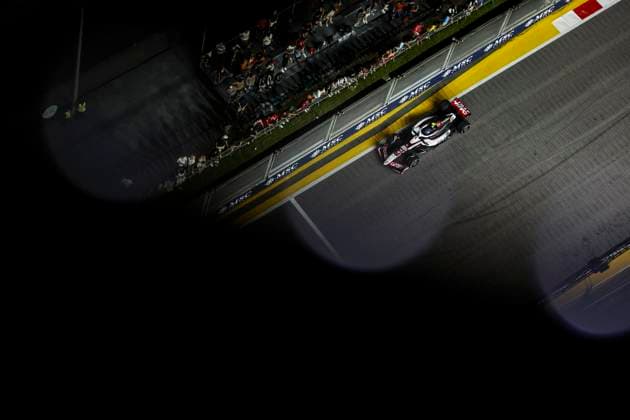 F1 - SINGAPORE GRAND PRIX 2025 87 BEARMAN Ollie Oliver (gbr), Haas F1 Team VF-25 Ferrari, action during the 2025 Formula 1 Singapore Grand Prix, 18th round of the 2025 FIA Formula One World Championship, WM, Weltmeisterschaft from October 3 to 5, 2025 on the Marina Bay Street Circuit, in Singapore - SingaporeSingapore  Copyright: xXavixBonillax