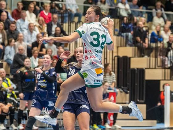 Haruno Sasaki (Frisch Auf Frauen, 32) beim Tempogegenstoss, Buxtehuder SV vs. Frisch Auf Goeppingen, Handball, 1. Bundesliga, Spielzeit 2025 2026, 05.10.2025 Buxtehuder SV vs. Frisch Auf Goeppingen, Handball, 1. Bundesliga, Spielzeit 2025 2026, 05.10.2025 Buxtehude Copyright: xEibner-Pressefoto MichaelxSchmidx EP_MST