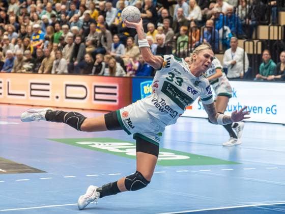 Luisa Schulze (Frisch Auf Frauen, 33) frei am Kreis, Buxtehuder SV vs. Frisch Auf Goeppingen, Handball, 1. Bundesliga, Spielzeit 2025 2026, 05.10.2025 Buxtehuder SV vs. Frisch Auf Goeppingen, Handball, 1. Bundesliga, Spielzeit 2025 2026, 05.10.2025 Buxtehude Copyright: xEibner-Pressefoto MichaelxSchmidx EP_MST