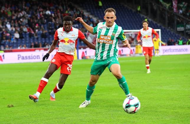 FC Red Bull Salzburg v SK Rapid Vienna, Bundesliga, 5 October 2025. FC Red Bull Salzburg s Lucas Gourna-Douath & SK Rapid Vienna s Nikolaus Wurmbrand Vienna Austria Copyright: xDanxWestwellx xSportPix.org.ukx