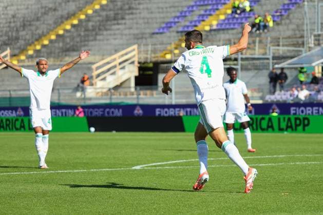 Bryan Cristante of AS Roma celebrates the goal of 1-2 scored the goal of 1-2 during the serie A match between ACF Fiorentina and AS Roma at Artemio Franchi Stadium in Firenze (Italy), October 05,2025. massimilianoxcarnabuci