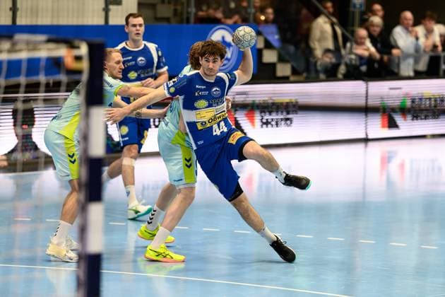 Stephan, Seitz (Rueckraum Rechts, ThSV Eisenach, 44), Tom, Kiesler (RL, VfL Gummersbach, 30) GER, Thueringen, ThSV Eisenach gegen VfL Gummersbach, 1. Daikin Handballbundesliga, Handball, 7.Spieltag, Saison 2025 2026, Sonntag, 05.10.2025 GER, Thueringen, ThSV Eisenach gegen VfL Gummersbach, 1. Daikin Handballbundesliga, Handball, 7.Spieltag, Saison 2025 2026, Sonntag, 05.10.2025 Eisenach Copyright: xEibner-Pressefoto MartinxHerbstx EP_MHT