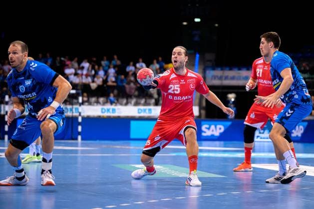 Stuttgart: HBL- 25 26 - TVB Stuttgart - MT Melsungen Olle Forsell Schefvert (Melsungen) Stuttgart Porsche Arena Baden-Württemberg Deutschland