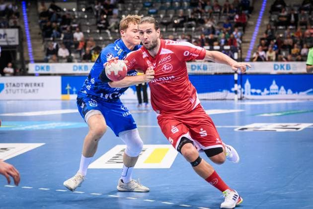 Olle Forsell Schefvert (MT Melsungen, 25) setzt sich durch gegen Linus Schmid (TVB Stuttgart, 18) GER, TVB 1898 Stuttgart - MT Melsungen, DAIKIN HBL, Handball, Bundesliga, 7. Spieltag, Spielzeit 2025 2026, 05.10.2025 GER, TVB 1898 Stuttgart - Frisch Auf! Goeppingen, DAIKIN HBL, Handball, Bundesliga, 7. Spieltag, Spielzeit 2025 2026, 05.10.2025 Stuttgart Copyright: xSandyxDinkelackerx EP_SDR