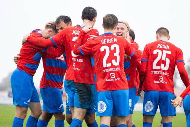 Fussball I Herren I Saison 2025-2026 I Regionalliga Nord I 13. Spieltag I SV Drochtersen-Assel - Hannover 96 II I 05.10.2025 SV Drochtersen Assel Drochtersen Kehdinger Stadion Niedersachsen Deutschland Copyright: xLobeca JörgxStruwex