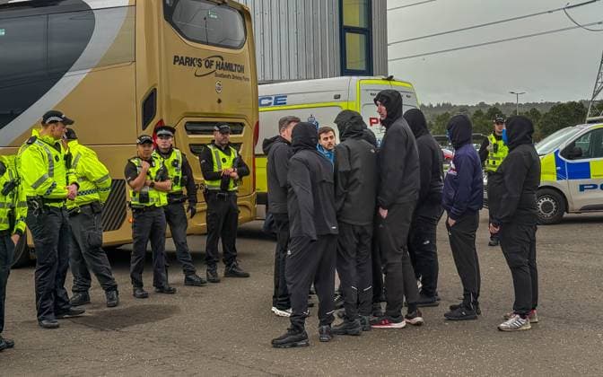 UK: Falkirk V Rangers, Scottish Premiership, 05 October 2025 Rangers fans Union Bears block in Rangers team bus in protest against Rangers Manager Russell Martin. Falkirk V Rangers, Scottish Premiership, 05 October 2025 Fakirk The Falkirk Stadium Stirlingshire Scotland Copyright: xLiamxChesterx