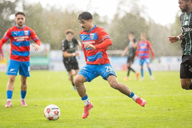 Fussball I Herren I Saison 2025-2026 I Regionalliga Nord I 13. Spieltag I SV Drochtersen-Assel - Hannover 96 II I 05.10.2025 Robin Kölle (44, SV Drochtersen Assel), Allah Aid Hamid (29, SV Drochtersen Assel) Drochtersen Kehdinger Stadion Niedersachsen Deutschland Copyright: xLobeca JörgxStruwex