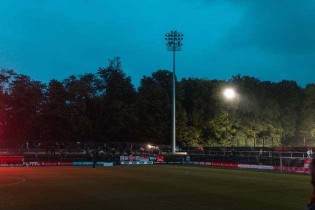 05.10.25, Frauen, Fussball, 1.BL, Saison 2025 2026, 1. FC Köln - Bayer 04 Leverkusen, 5. Spieltag Flutlichtausfall führt zu Spielunterbrechnung im Franz Kremer Stadion Köln Franz-Kremer-Stadion NRW Deutschland