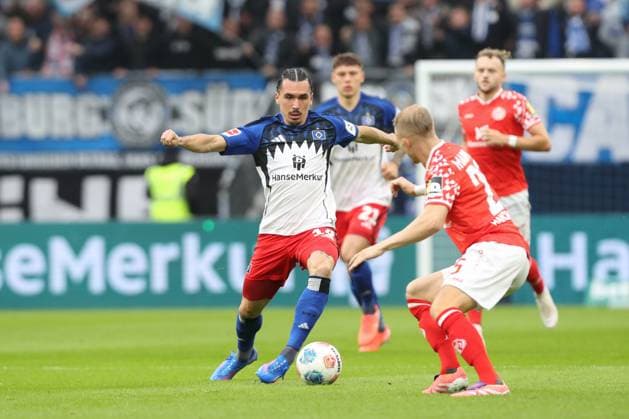 05.10.2025, xtgx, Fussball 1. Bundesliga, Hamburger SV - 1. FSV Mainz 05 emspor, v.l. Rayan Philippe (HSV, 14) (DFL DFB REGULATIONS PROHIBIT ANY USE OF PHOTOGRAPHS as IMAGE SEQUENCES and or QUASI-VIDEO) Hamburg