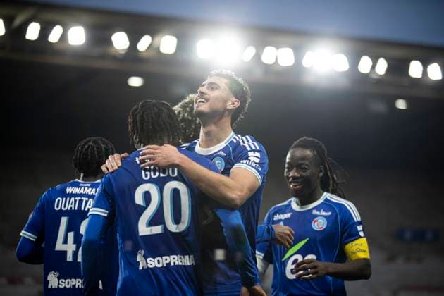 FOOTBALL: Ligue 1 Racing Strasbourg (RCS) vs Angers. 05 10 2025 Stade de la Meinau. Strasbourg - France Joie des joueurs de l equipe de Racing Strasbourg apres le but de Martial Godo 20 (RCS)  Copyright: xElyxandroxCEGARRAx