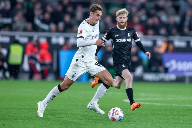 05.10.2025, Fußball, Borussia Mönchengladbach - SC Freiburg, 1. Fußball Bundesliga, Borussia-Park, Saison 2025 2026: Florian Neuhaus (Borussia Mönchengladbach 10) DFB regulations prohibit any use of photographs as image sequences and or quasi-video. Nordrhein-Westfalen Deutschland