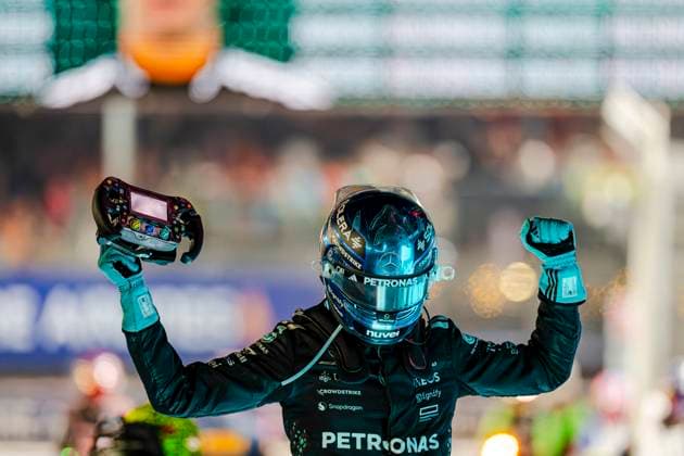 Formula 1 Singapore Grand Prix 2025 George Russell 63 (GBR) Mercedes F1 W16 celebrates winning during the Formula 1 Singapore Airlines Singapore Grand Prix 2025 at the Marina Bay Street Circuit, Singapore on 5 October 2025 Credit: Jun Da Tan Every Second Media Editorial use only. All images are copyright Every Second Media Limited. No images may be reproduced without prior permission. Copyright: xIMAGO EveryxSecondxMediax ESM-1610-0101 JunxDaxTanx xEveryxSecondxMediax