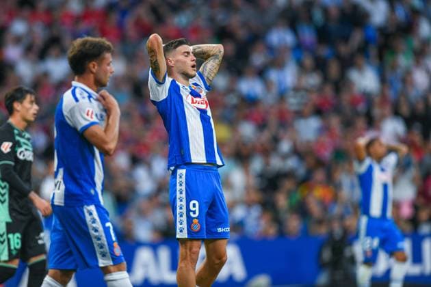 RCD ESPANYOL v REAL BETIS. RCDE STADIUM BARCELONA. October 5,2025 RCD ESPANYOL vs REAL BETIS October 5,2025 Roberto (9) of RCD Espanyol reacts during the match between RCD Espanyol and Real Madrid corresponding to the eighth day of La Liga EA Sports at RCDE Stadium in Barcelona, Spain. Cornella El Prat ESP Copyright: xS.xRosx