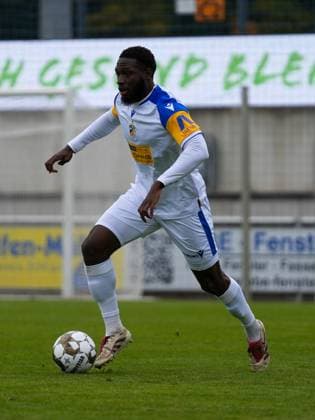 Fußball, Herren, Saison 2025 2026, Regionalliga Nordost, 11. Spieltag, FSV 63 Luckenwalde vs. FC Carl-Zeiss Jena, Samstag 05.10.2025, Werner-Seelenbinder-Stadion Luckenwalde, Im Bild: Malik Talabidi (Jena) Brandenburg Deutschland