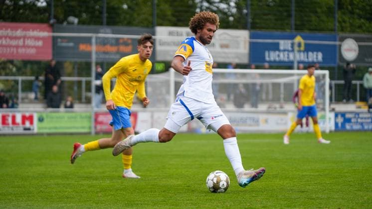 Fußball, Herren, Saison 2025 2026, Regionalliga Nordost, 11. Spieltag, FSV 63 Luckenwalde vs. FC Carl-Zeiss Jena, Samstag 05.10.2025, Werner-Seelenbinder-Stadion Luckenwalde, Im Bild: Kevin Lenkfort (Jena) Brandenburg Deutschland