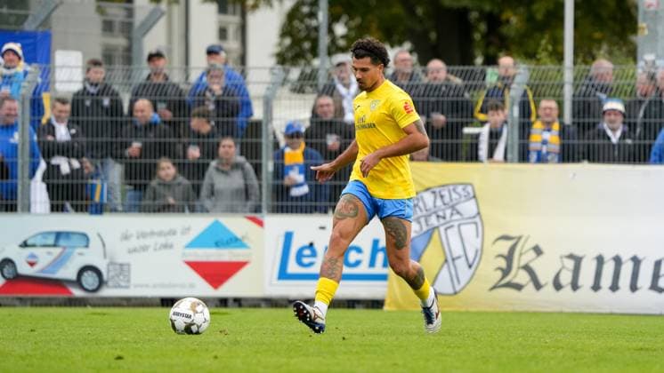 Fußball, Herren, Saison 2025 2026, Regionalliga Nordost, 11. Spieltag, FSV 63 Luckenwalde vs. FC Carl-Zeiss Jena, Samstag 05.10.2025, Werner-Seelenbinder-Stadion Luckenwalde, Im Bild: Andreas Pollasch (Luckenwalde) Brandenburg Deutschland