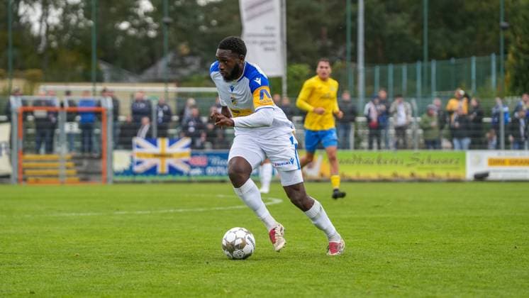 Fußball, Herren, Saison 2025 2026, Regionalliga Nordost, 11. Spieltag, FSV 63 Luckenwalde vs. FC Carl-Zeiss Jena, Samstag 05.10.2025, Werner-Seelenbinder-Stadion Luckenwalde, Im Bild: Malik Talabidi (Jena) Brandenburg Deutschland