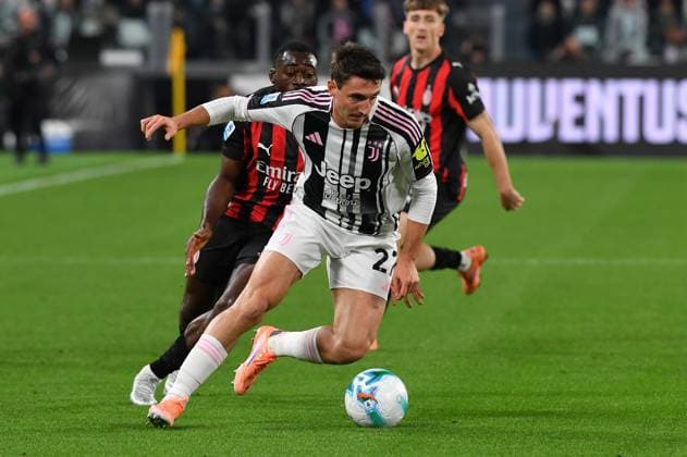 Foto IPP Massimo Rana Torino 05-10-2025 Calcio Campionato di Serie A 2025 2026 Juventus-Milan nella foto andrea cambiaso Italy Photo Press - World Copyright italy ITALY  Copyright: xR4924_italyphotopressx