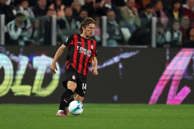 Luka Modric (Ac Milan) controls the ball, Serie A, Juventus FC v Ac Milan, Allianz Stadium, October 5, 2025, Turin, Italy.