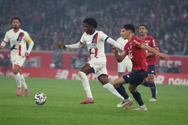 FOOTBALL : LOSC Lille vs PSG - Ligue 1 J7 - 05 10 2025 Quentin NDJANTOU MBITCHA (PSG) lors du match LOSC Lille vs PSG, Ligue 1 J7, Decathlon Arena stade Pierre Mauroy, le 5 octobre 2025 - photo Laurent Sanson PsnewZ  Copyright: xLaurentxSANSONx xPsnewZx
